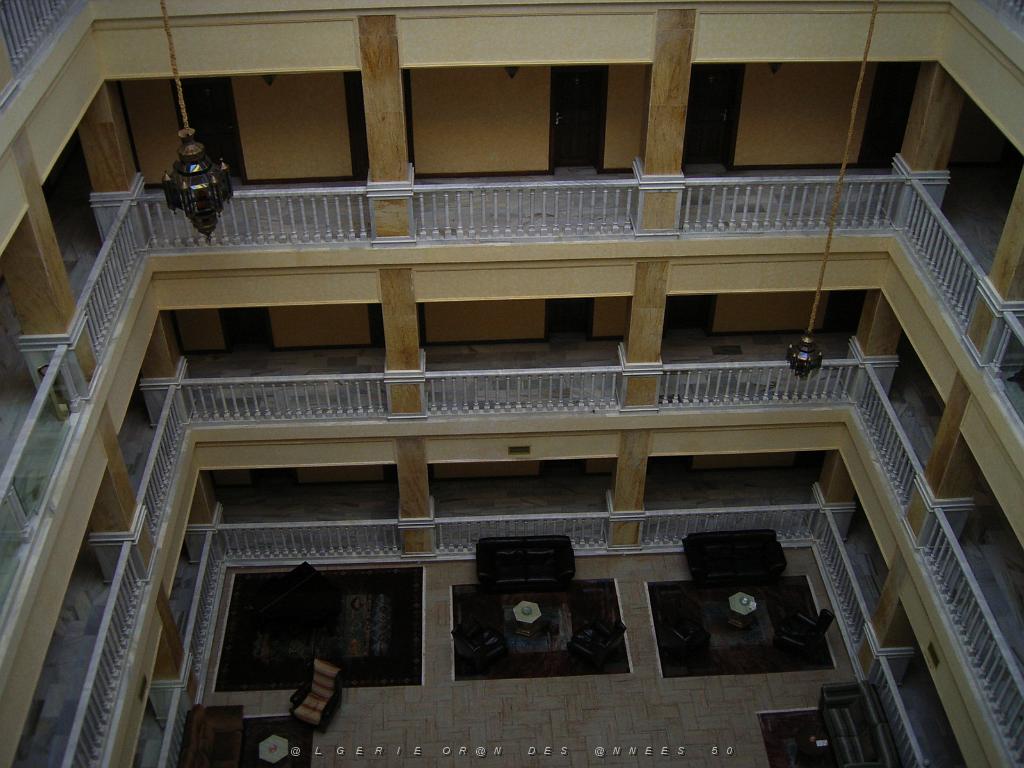 052-ORAN-Juin06-l'Eden palace.jpg - Unicode